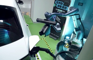 두산로보틱스, 협동로봇 활용한 전기차 자동 충전 솔루션 시범운영
